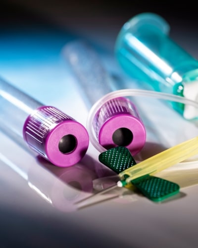 Blutentnahmeröhrchen und Kanüle – moderne Labordiagnostik zur Gesundheitsanalyse und Prävention