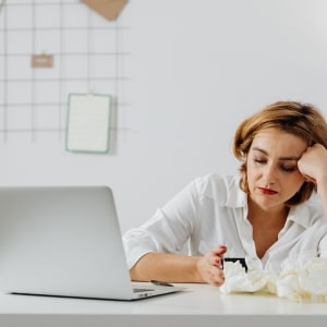 Chronische Müdigkeit und Erschöpfung bei Frauen – ganzheitliche Diagnose und Therapieansätze