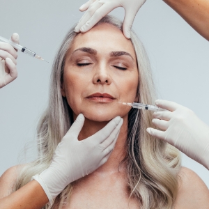 Faltenbehandlung ohne OP bei reifer Haut – schonende ästhetische Gesichtsverjüngung mit Hyaluronsäure und Botox-Injektionen